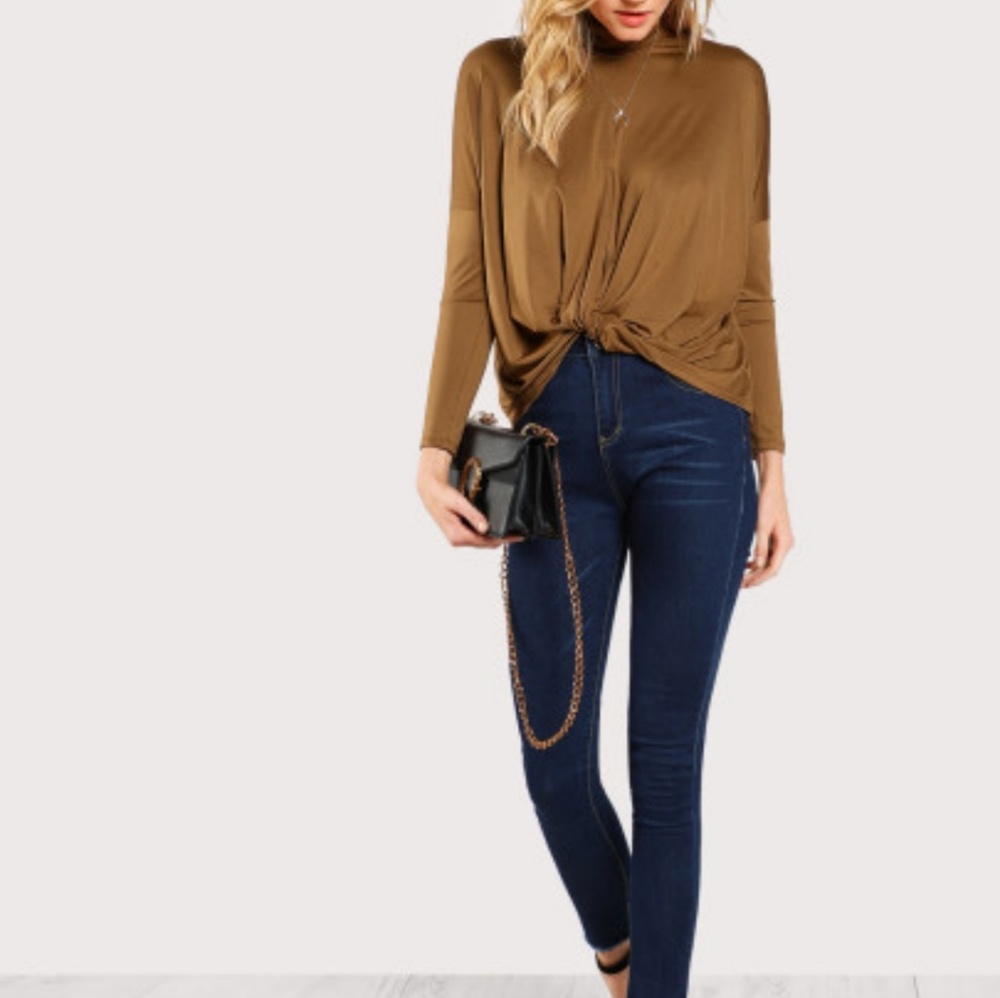Knot front top